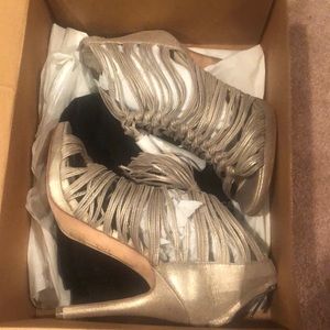 Dolce Vita Carrie Pumps Platinum Leather 6 NEW